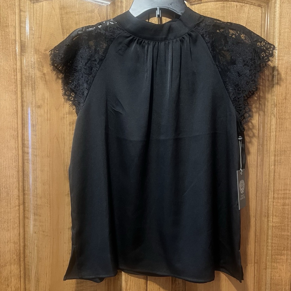 Vince Camino Lace Blouse Top Women Petite Medium PM Black Short Sleeve‎  V-Neck